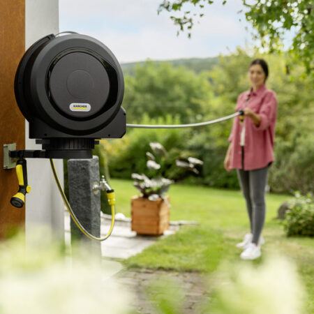 HBX_4_15_Automatic_garden_wall_bracket_app_07